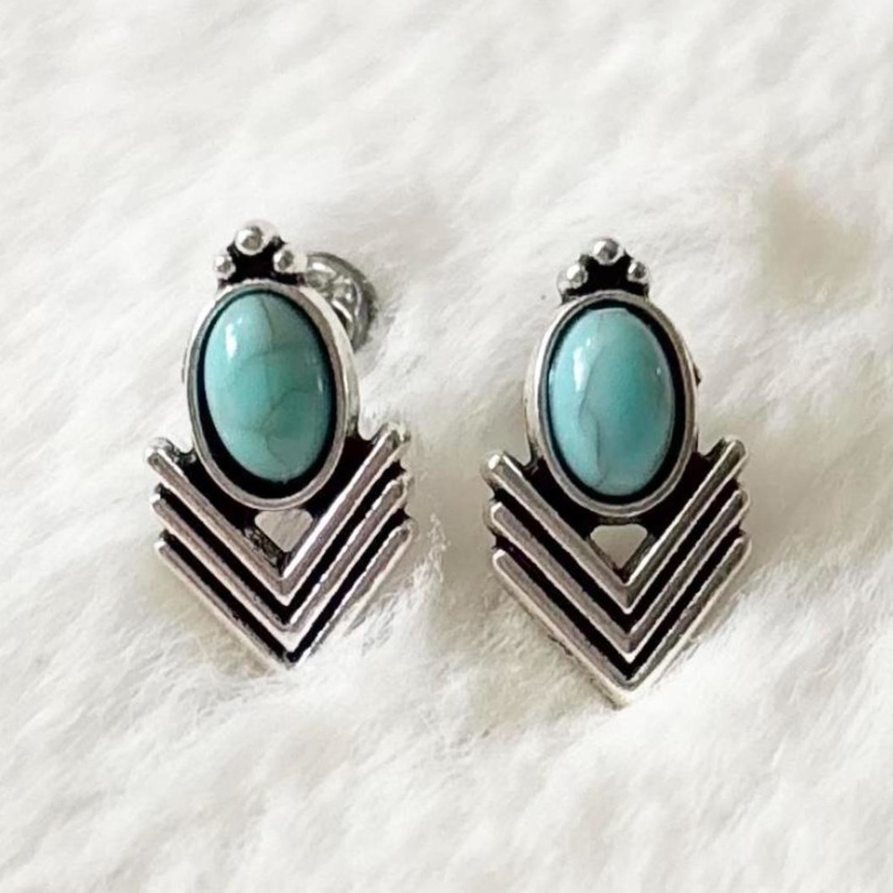 5/$15 🩷 MUST BUNDLE Silver Chevron Turquoise Oval Stud Earrings - Women Jewelry
